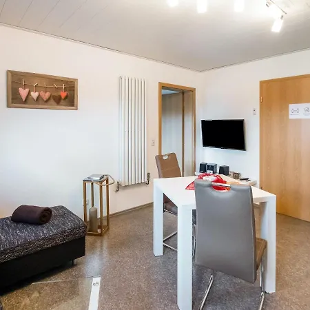 Cosy With Terrace And Garden Access In A Quiet Wooded Area Lägenhet Goessweinstein