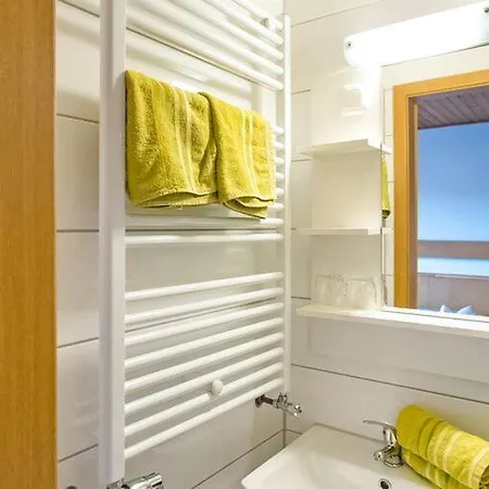 Lägenhet Cosy With Terrace And Garden Access In A Quiet Wooded Area