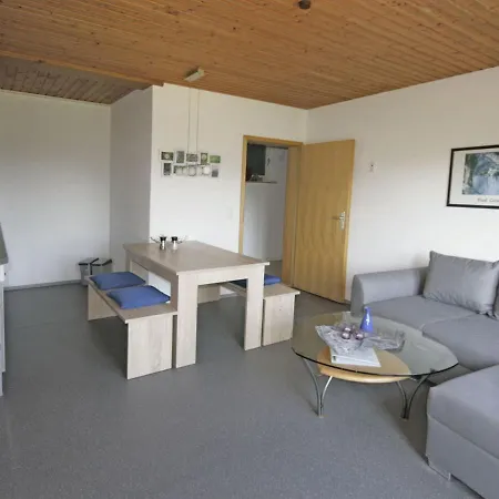 Cosy With Terrace And Garden Access In A Quiet Wooded Area Lägenhet